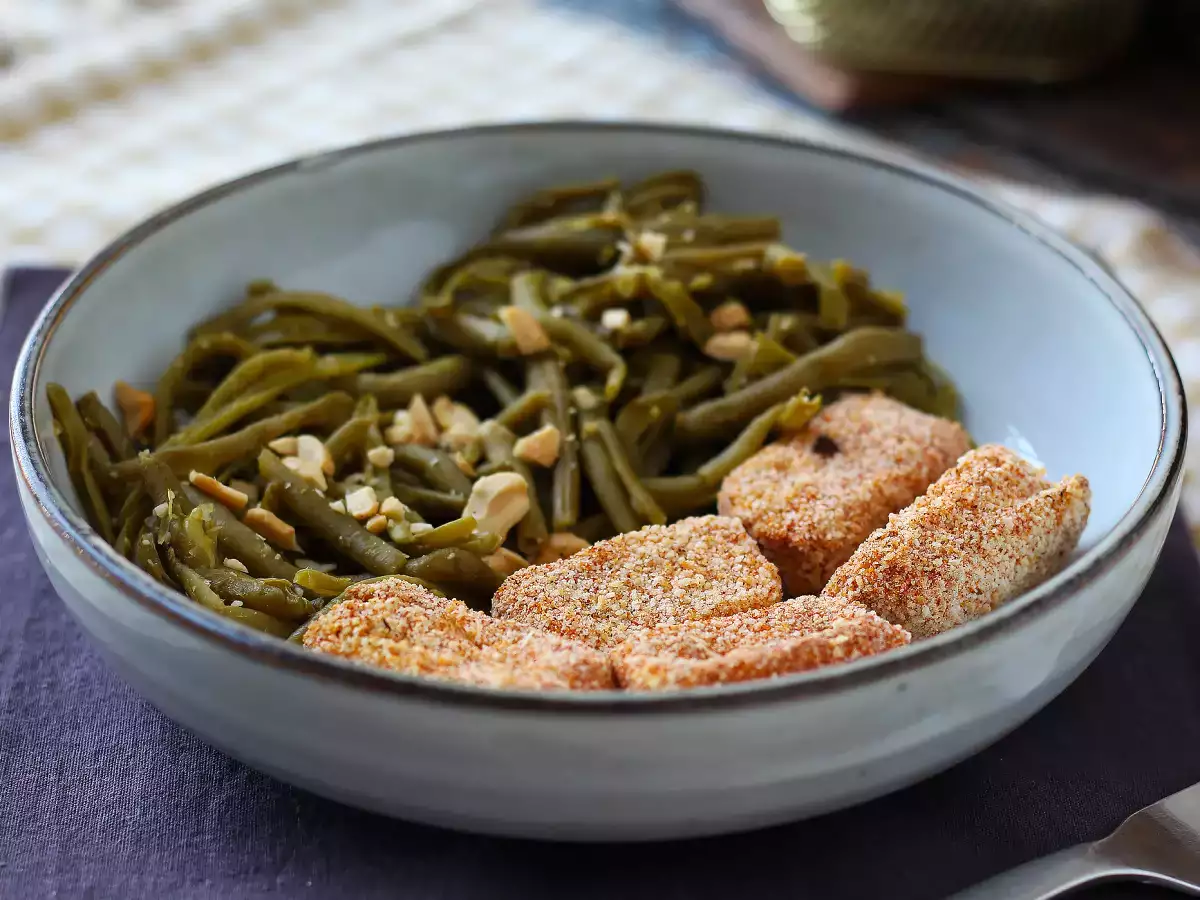 Hrustljavi tofu nuggeti in zelena fižol po tajski recepturi, pripravljeni v zračni fritezi - fotografija 2