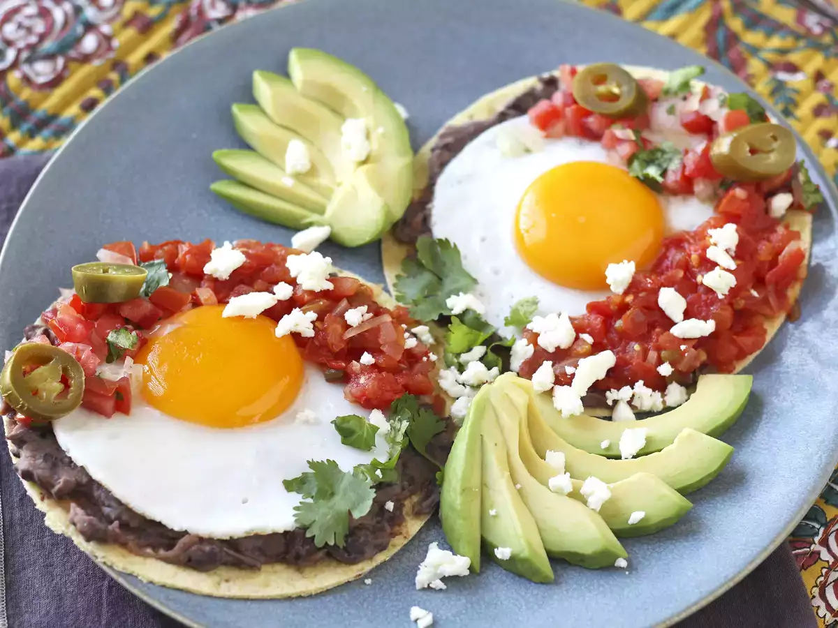 Huevos rancheros: ikonična in okusna mehiška jed - fotografija 2