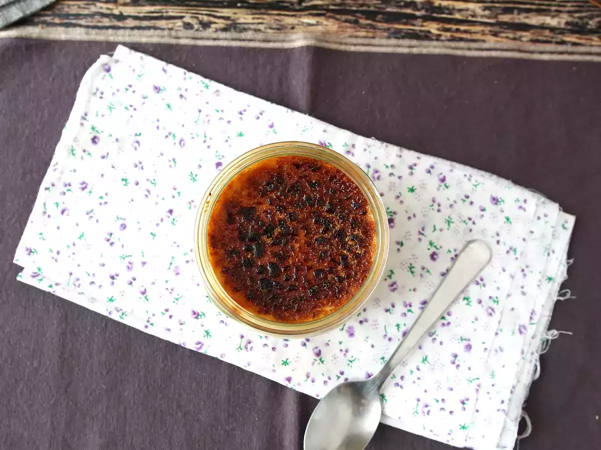 Izjemno enostavni crème brûlées z zračnim cvrtnikom! - fotografija 4