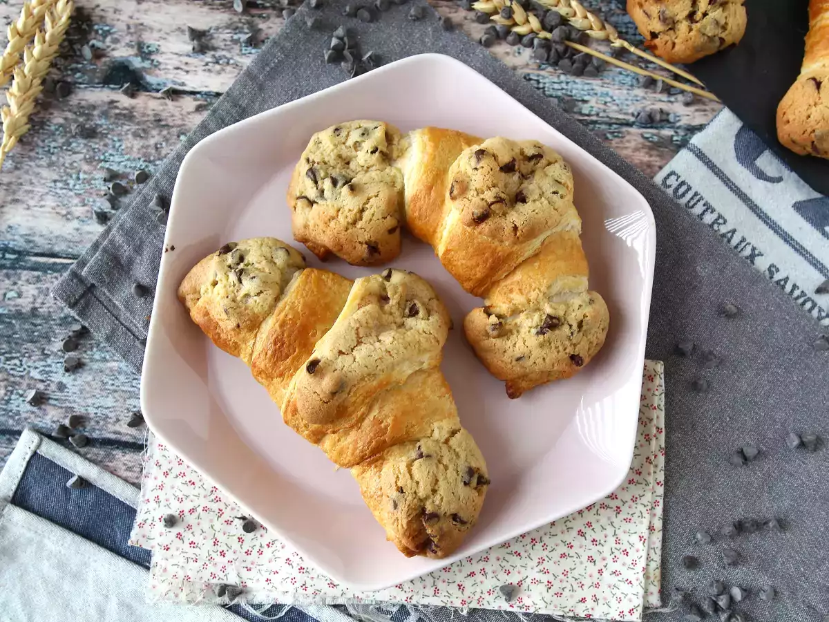 Izjemno gurmanski, izjemno enostavni krofi. Popolna kombinacija rogljička in piškota! - fotografija 5