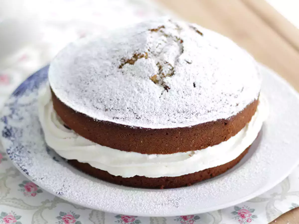 Izjemno rahla torta Victoria sponge - fotografija 2