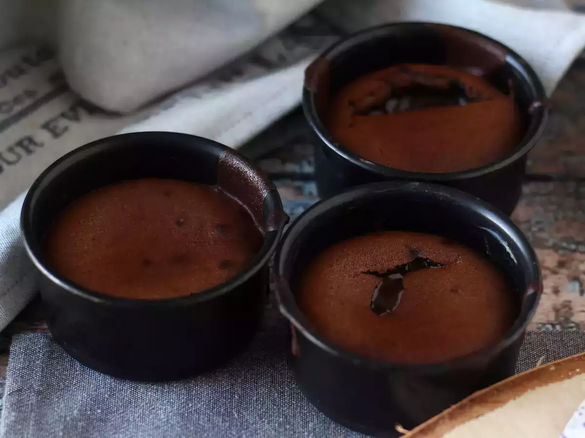 Izjemno tekoči čokoladni fondanti iz Air Fryerja! - fotografija 5