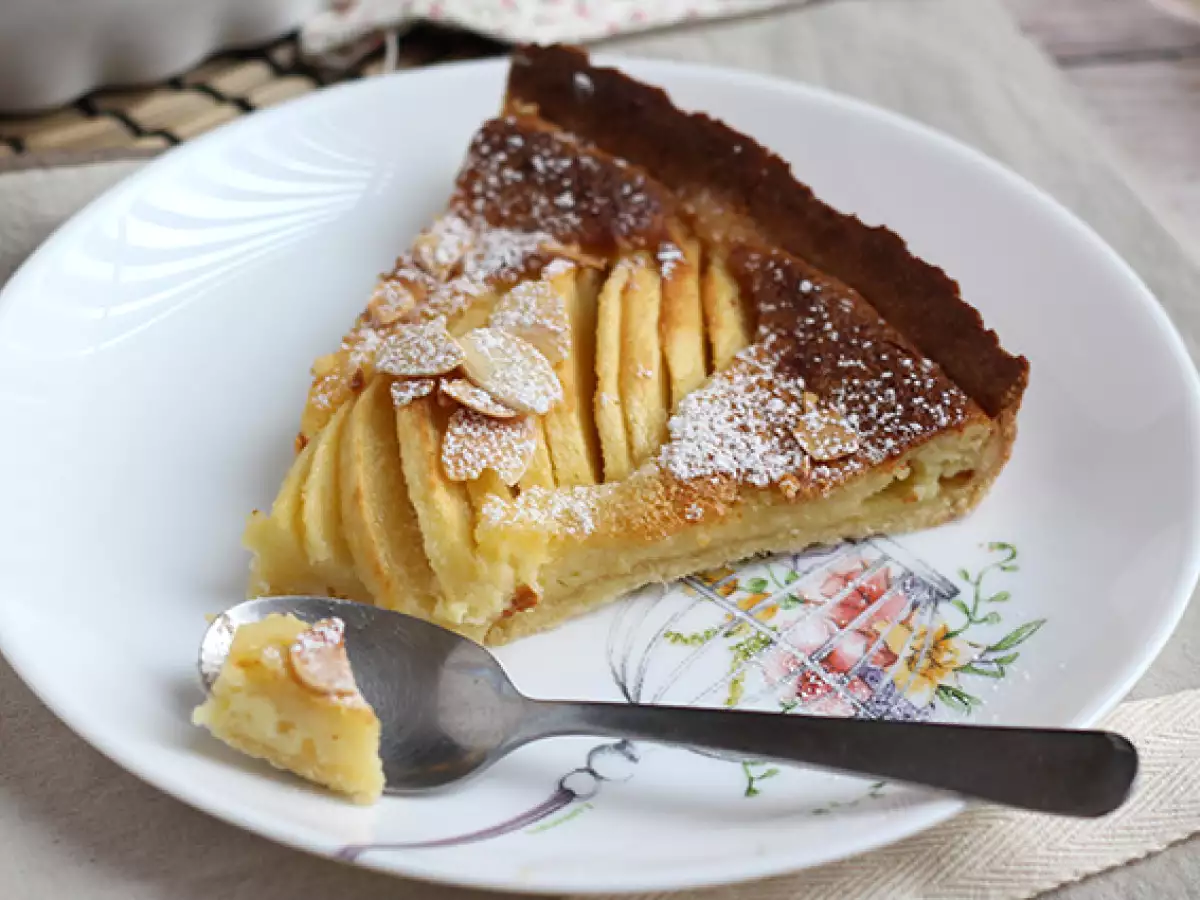 Jabolčna in mandljeva torta (Tarte normande) - fotografija 7