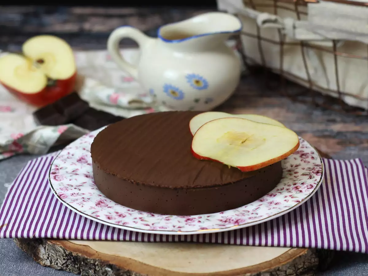 Jabolčni čokoladni fudge – izjemno preprosta sladica iz samo dveh sestavin! - fotografija 2