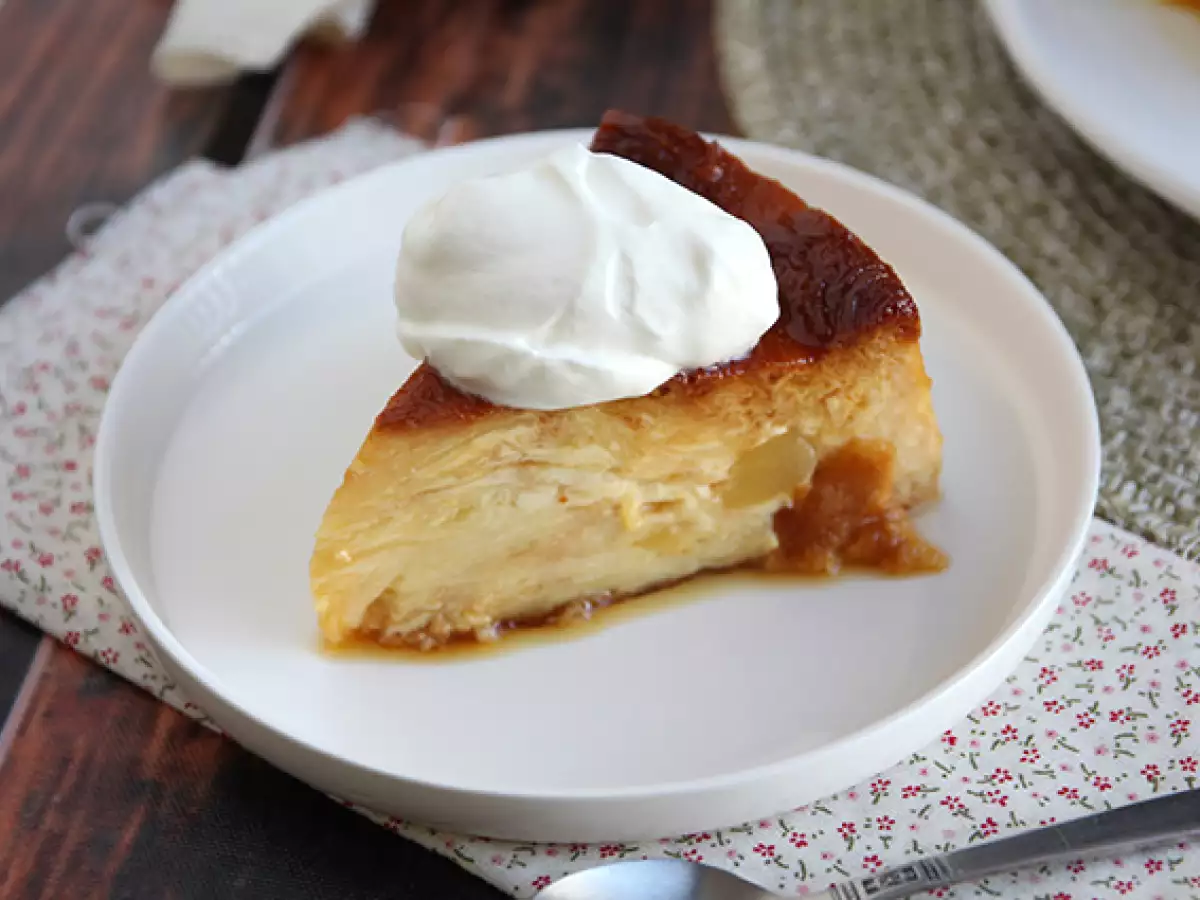 Jabolčni puding s karamelo in rogljički - fotografija 6