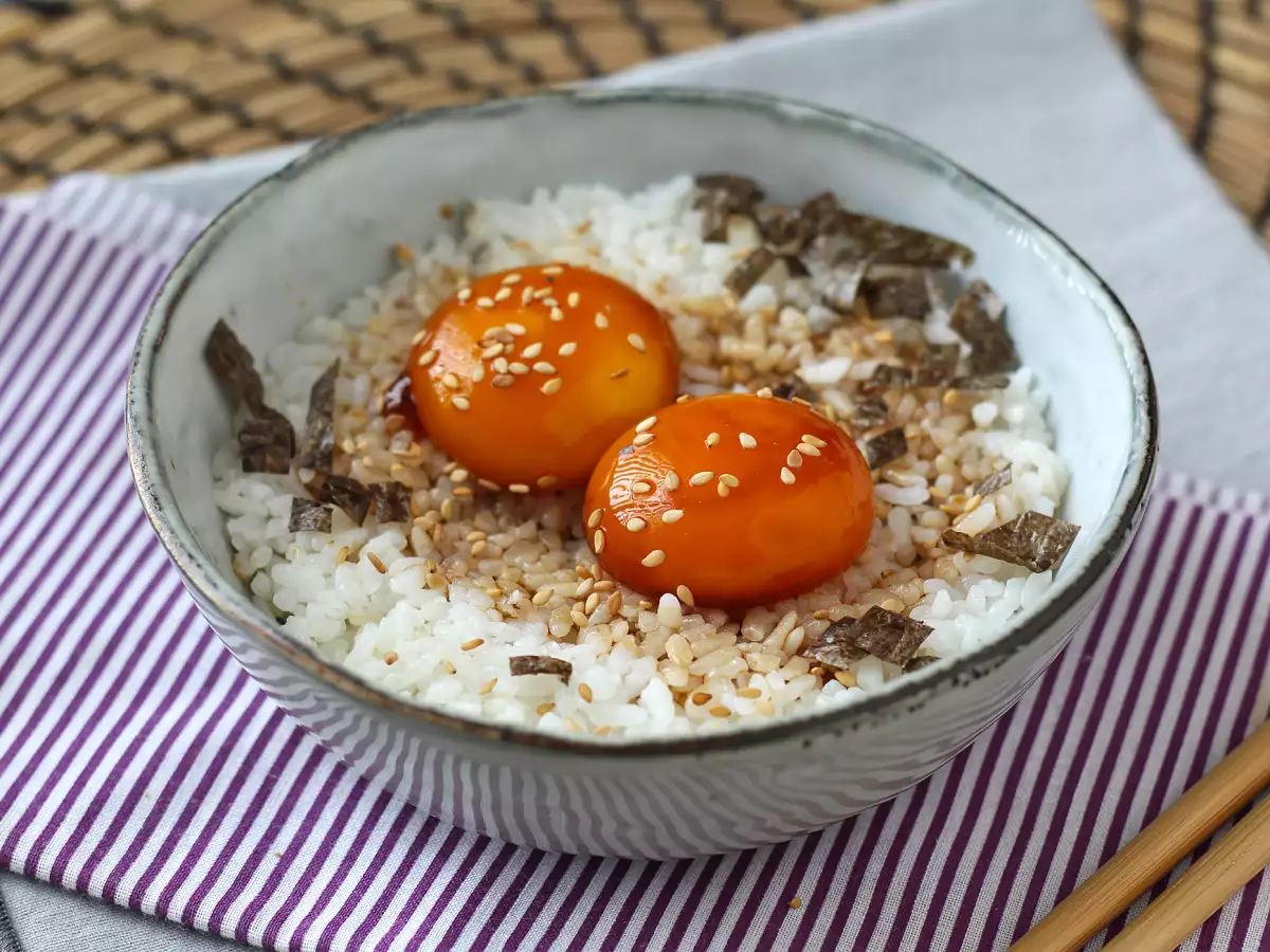 Jajčni rumenjaki, konzervirani v sojini omaki - fotografija 2