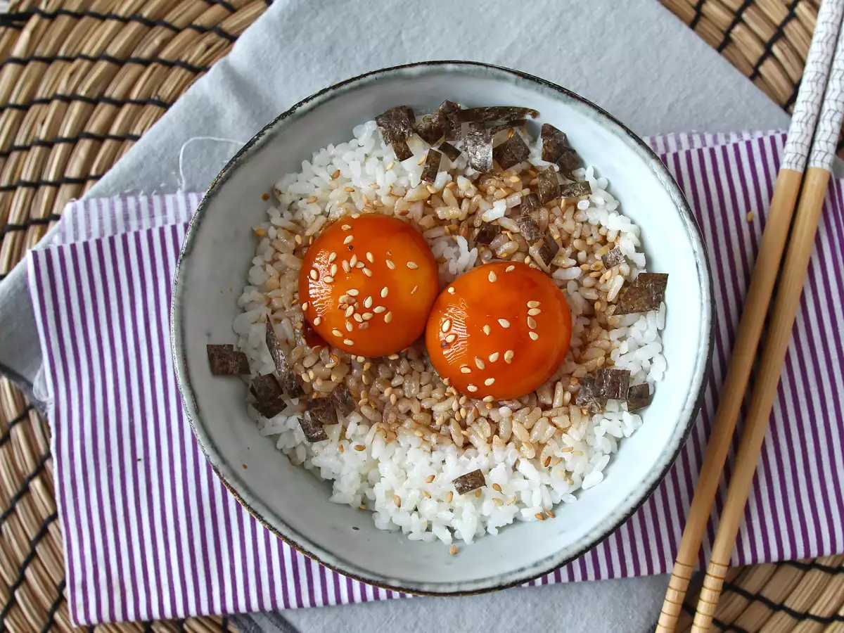 Jajčni rumenjaki, konzervirani v sojini omaki - fotografija 6