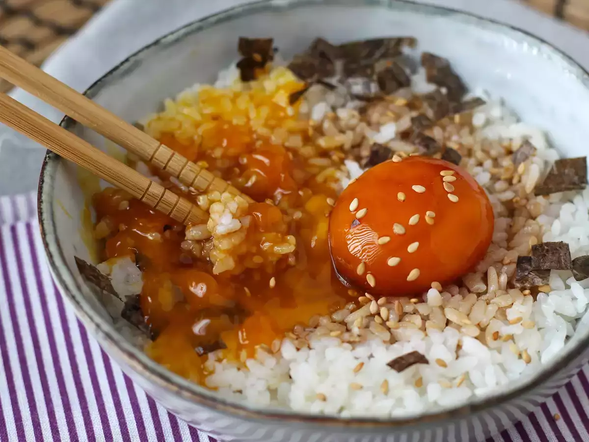 Jajčni rumenjaki, konzervirani v sojini omaki - fotografija 7