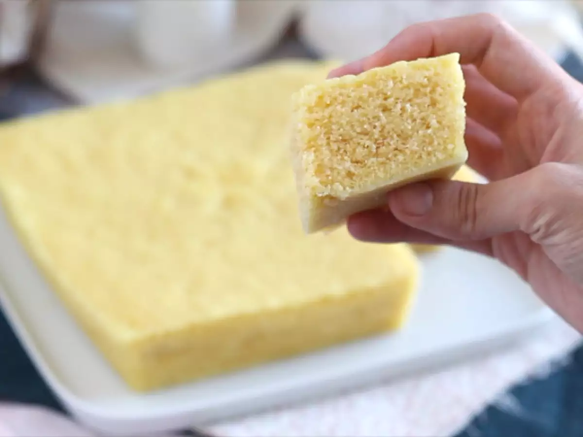 Jogurtov biskvit v mikrovalovni pečici v 10 min. - fotografija 2