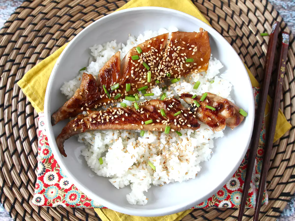 Kako pripravite skušo? Preizkusite ta recept z glazuro iz sojine omake in medu! - fotografija 6