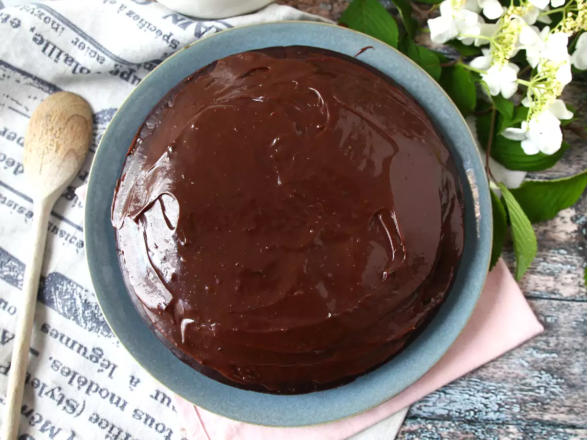 Kako pripraviti glazuro brigadeiro za torte? - fotografija 4