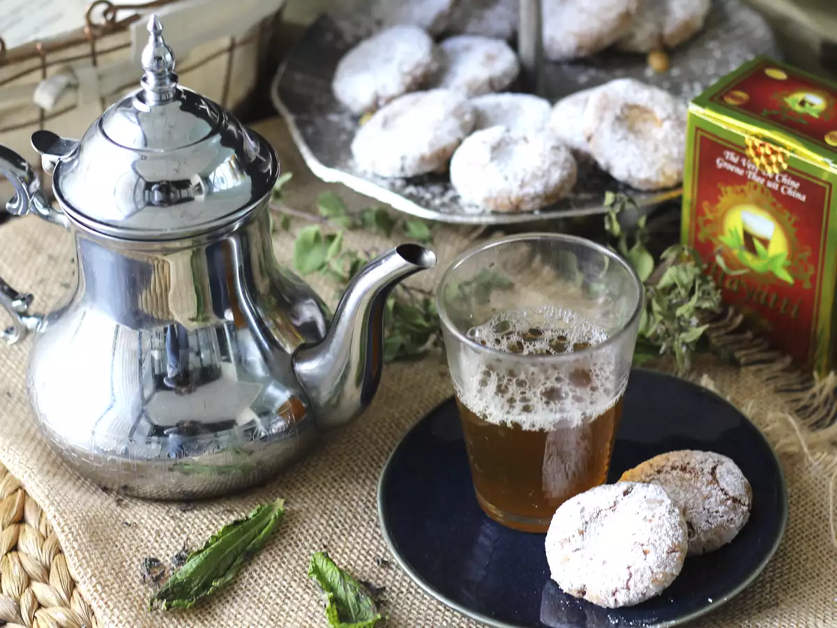 Kako pripraviti pristen maroški čaj iz poprove mete - fotografija 6