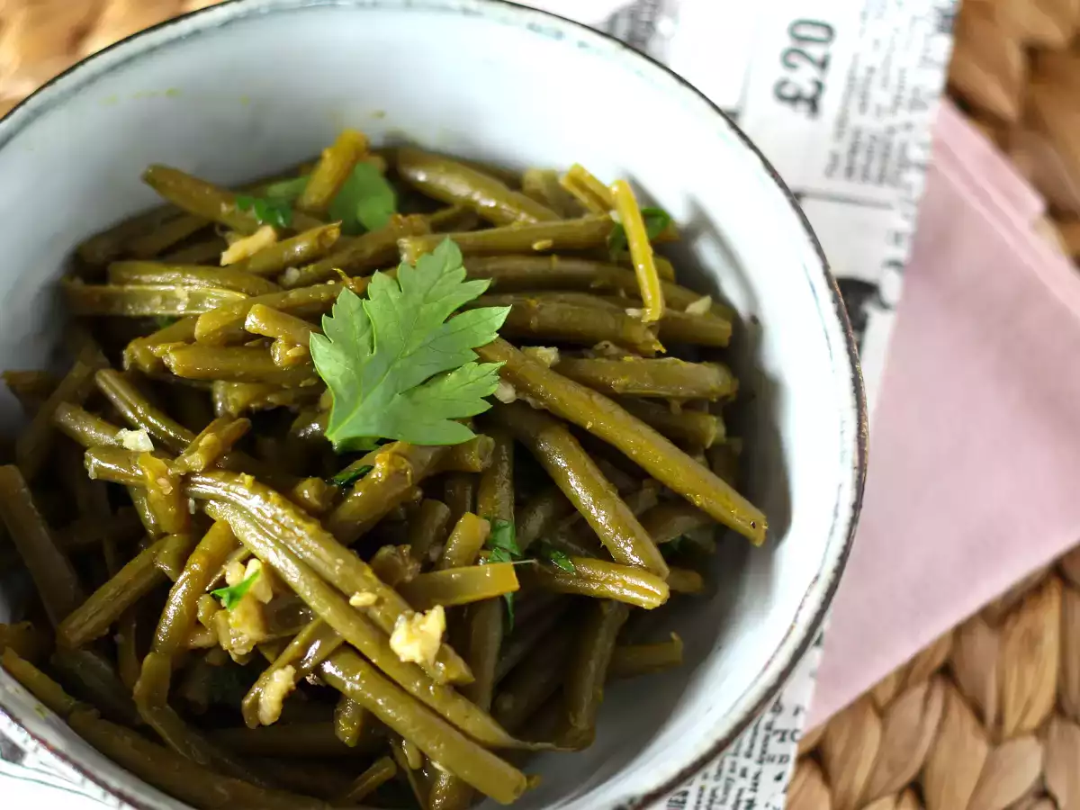 Kako v ponvi ocvremo stročji fižol? - fotografija 2