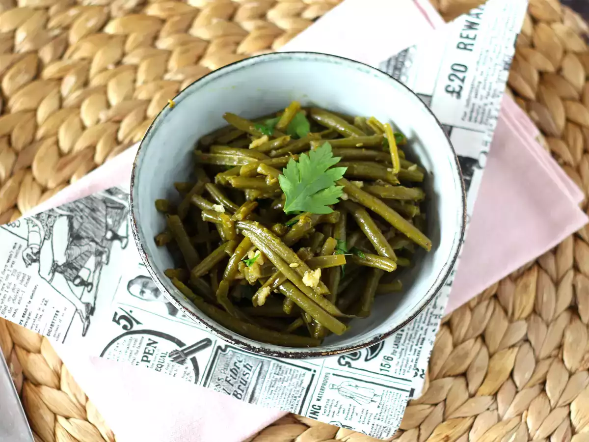 Kako v ponvi ocvremo stročji fižol? - fotografija 4