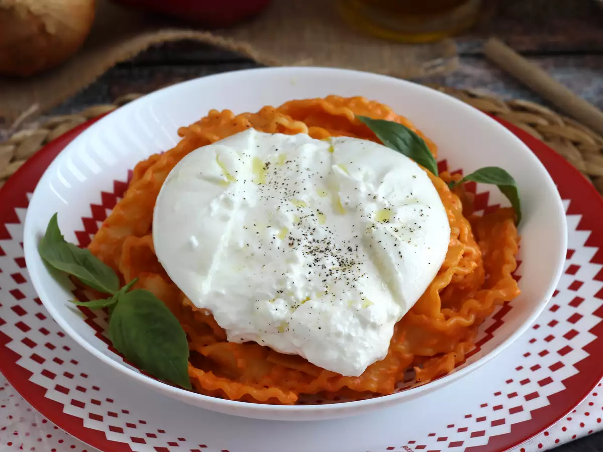 Kalabrijski pesto s kremasto burrato - fotografija 4