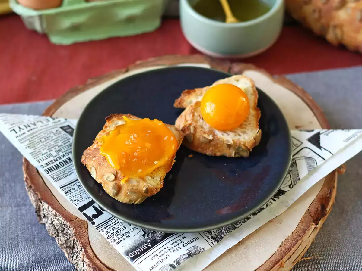 Kandirani jajčni rumenjaki z namazom Air Fryer