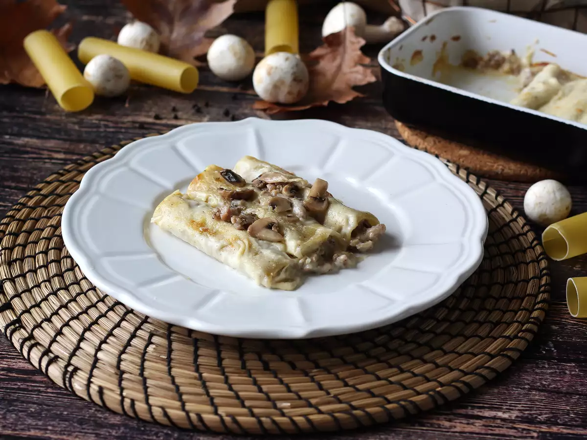 Kaneloni z gobami in klobaso: bogata in okusna glavna jed - fotografija 2