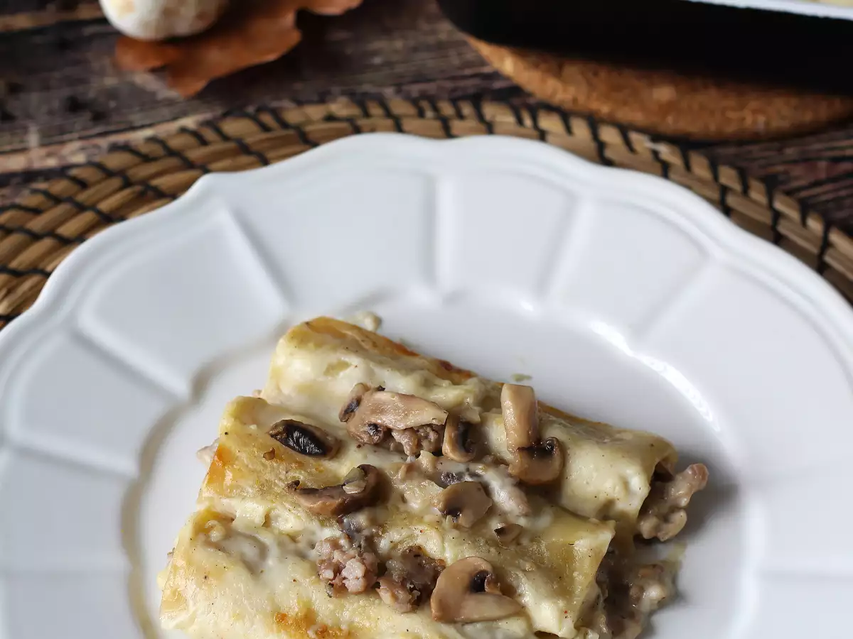 Kaneloni z gobami in klobaso: bogata in okusna glavna jed - fotografija 4