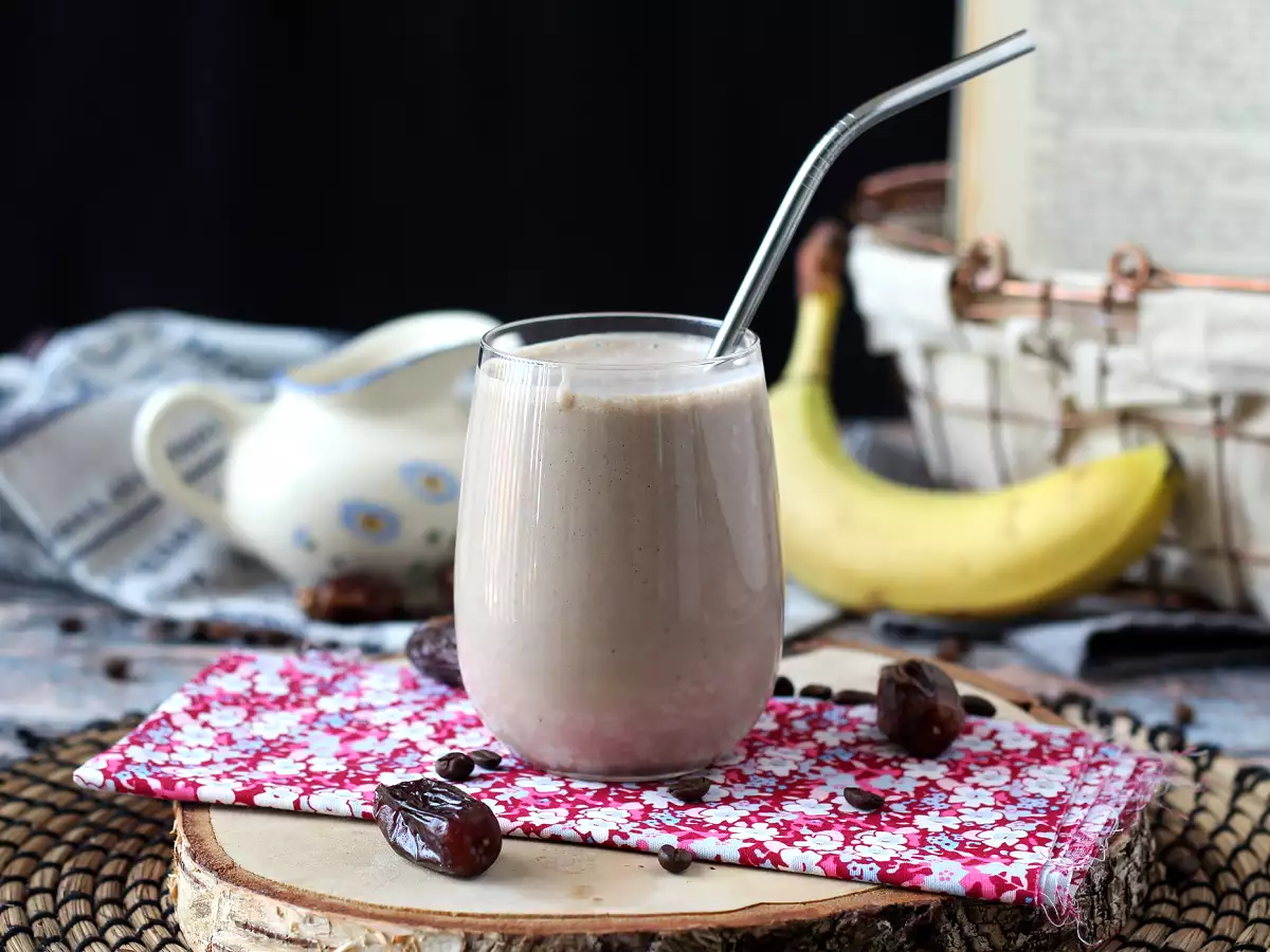 Kava in datljev smoothie za prebujanje! - fotografija 3