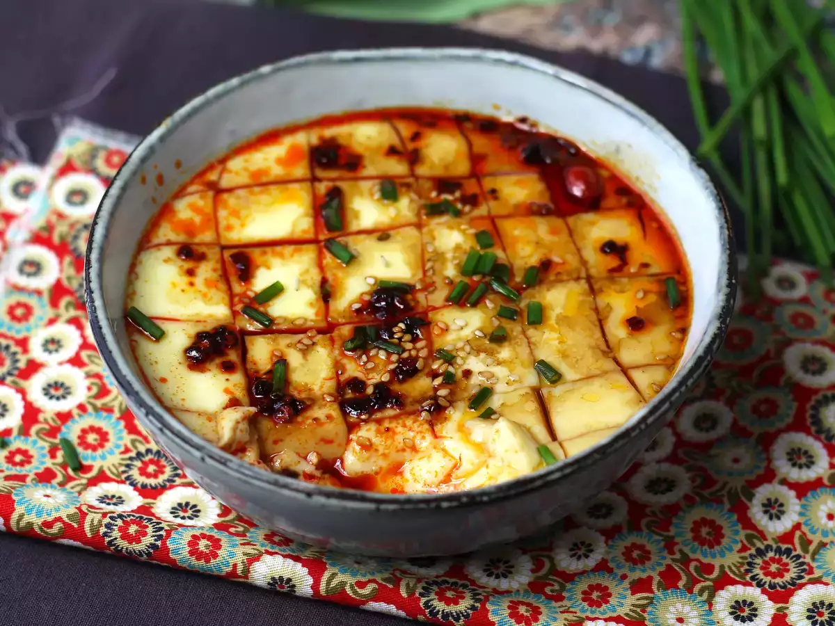 Kitajska jajca na pari: kitajski recept za svilnata jajca na pari s samo dvema sestavinama! - fotografija 3