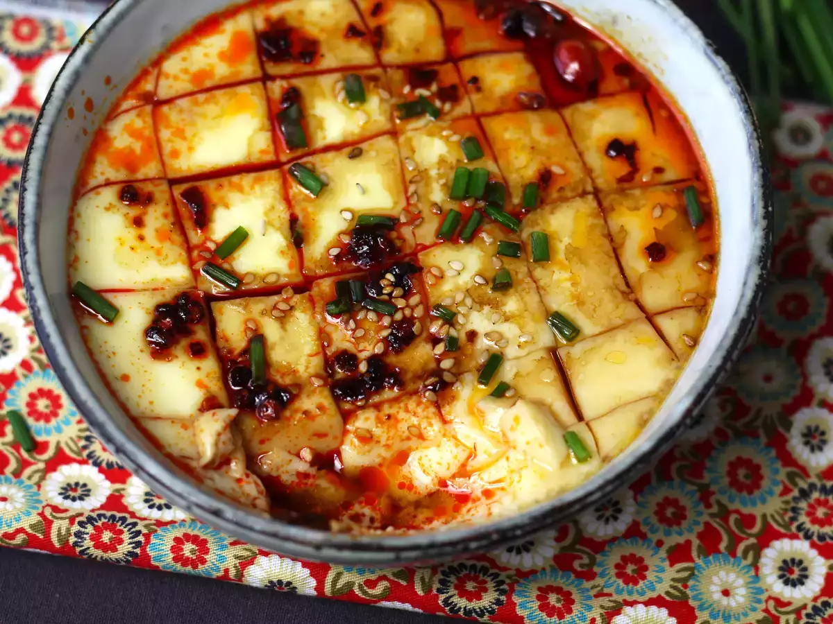 Kitajska jajca na pari: kitajski recept za svilnata jajca na pari s samo dvema sestavinama! - fotografija 6