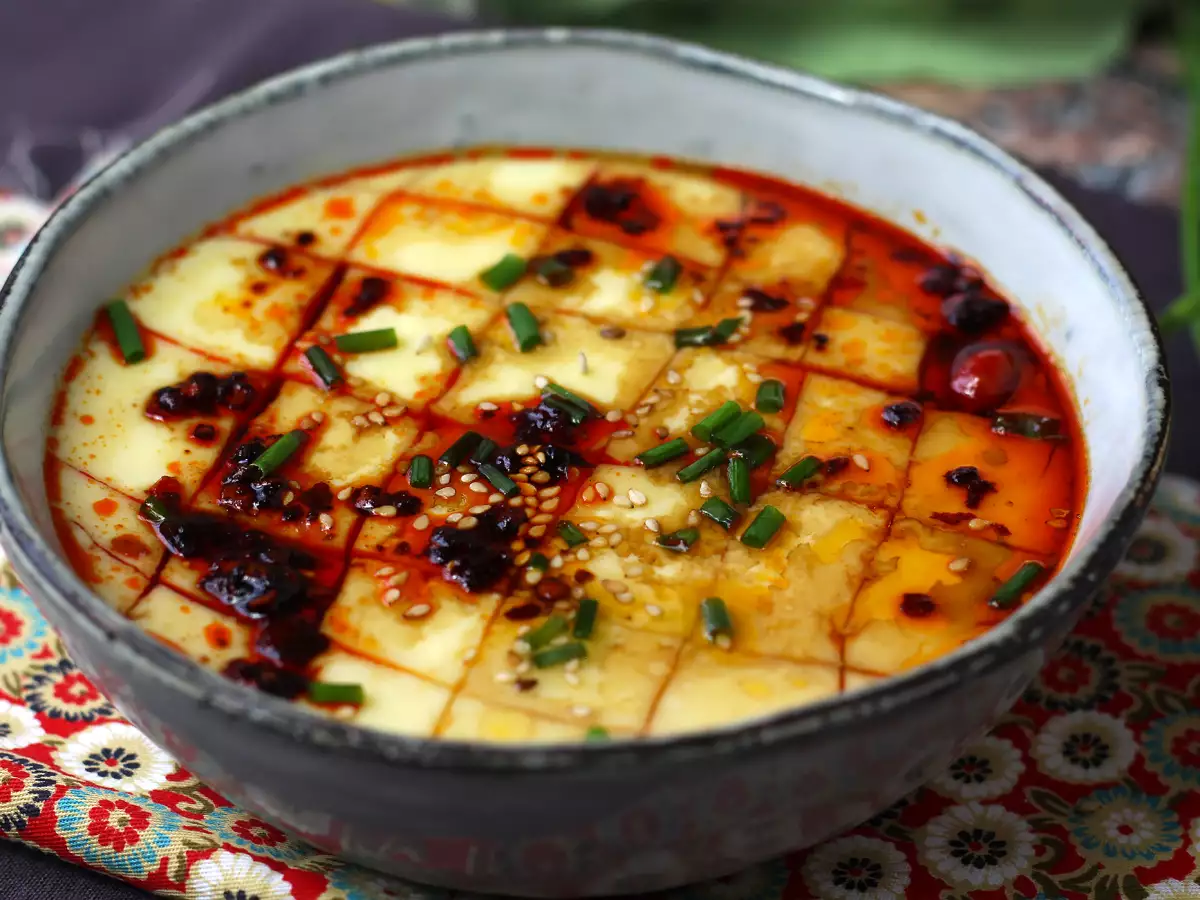 Kitajska jajca na pari: kitajski recept za svilnata jajca na pari s samo dvema sestavinama! - fotografija 7