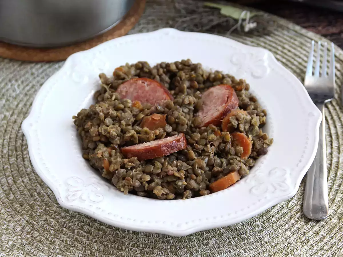 Klobasa Morteau in dušena leča - fotografija 4