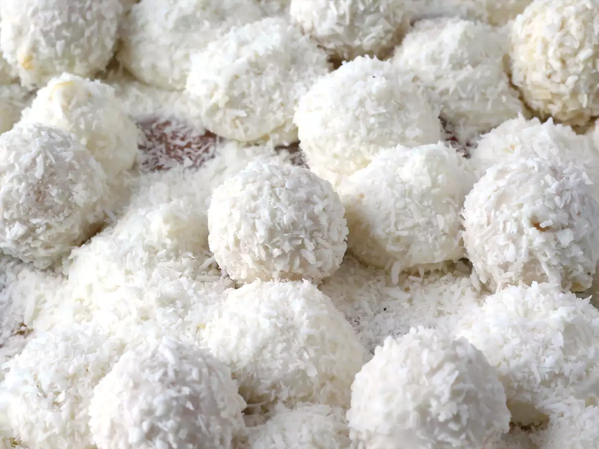 Kokosov tiramisu z Raffaello kroglicami - fotografija 3
