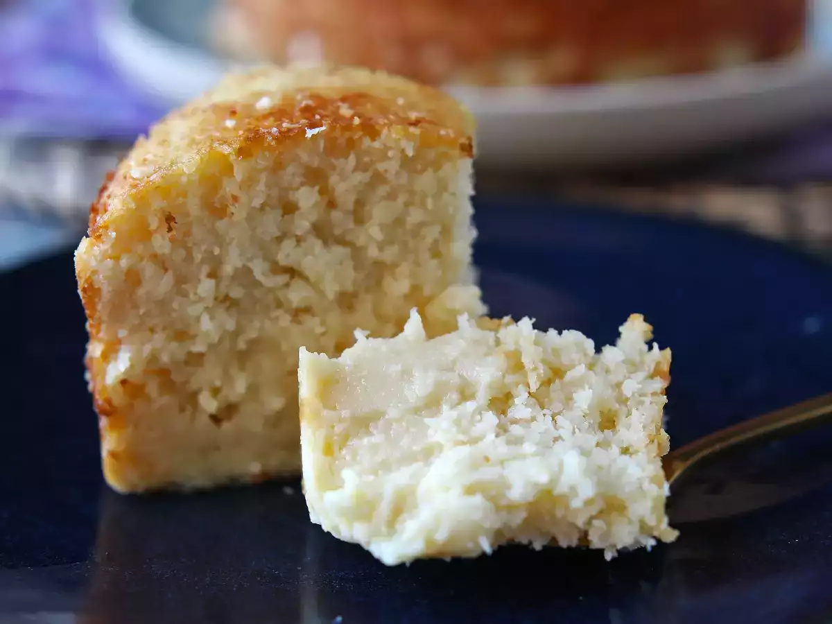 Kokosova torta s kondenziranim mlekom – enostavna in sočna