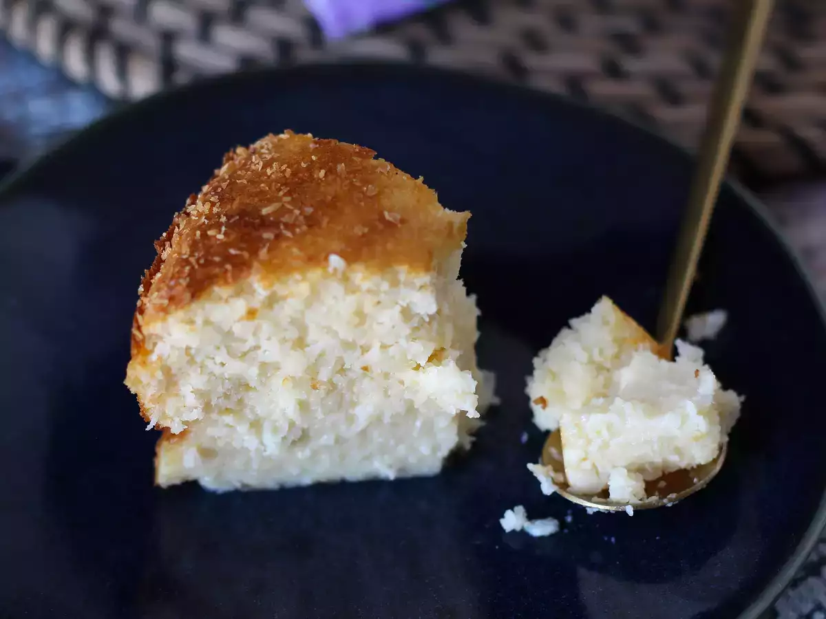 Kokosova torta s kondenziranim mlekom – enostavna in sočna - fotografija 7