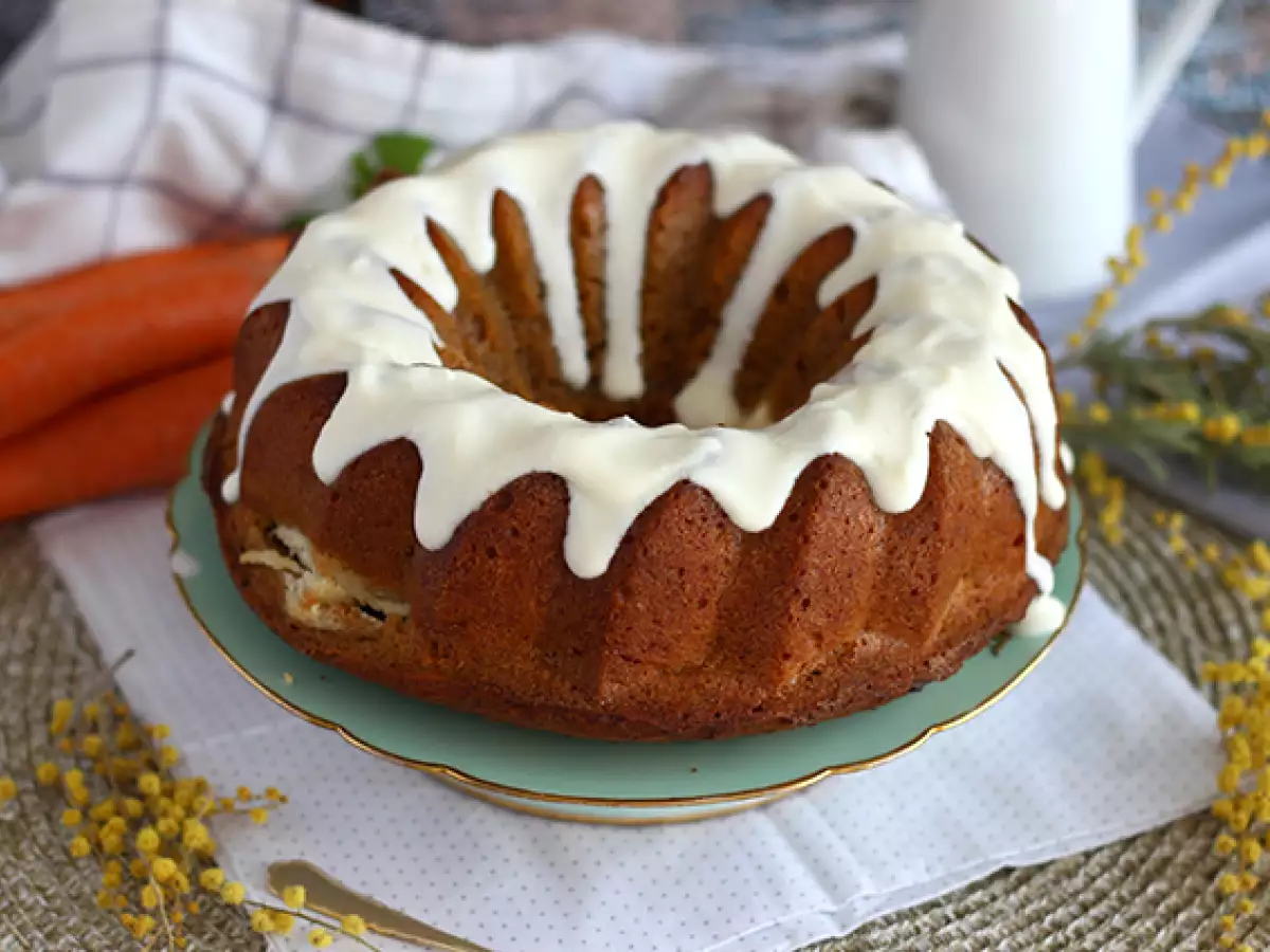 Korenčkov kolač s cheesecake nadevom - fotografija 2