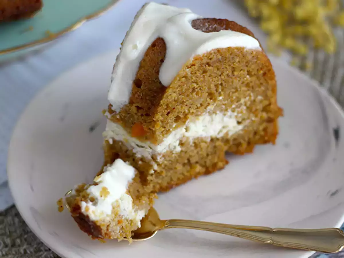 Korenčkov kolač s cheesecake nadevom - fotografija 4