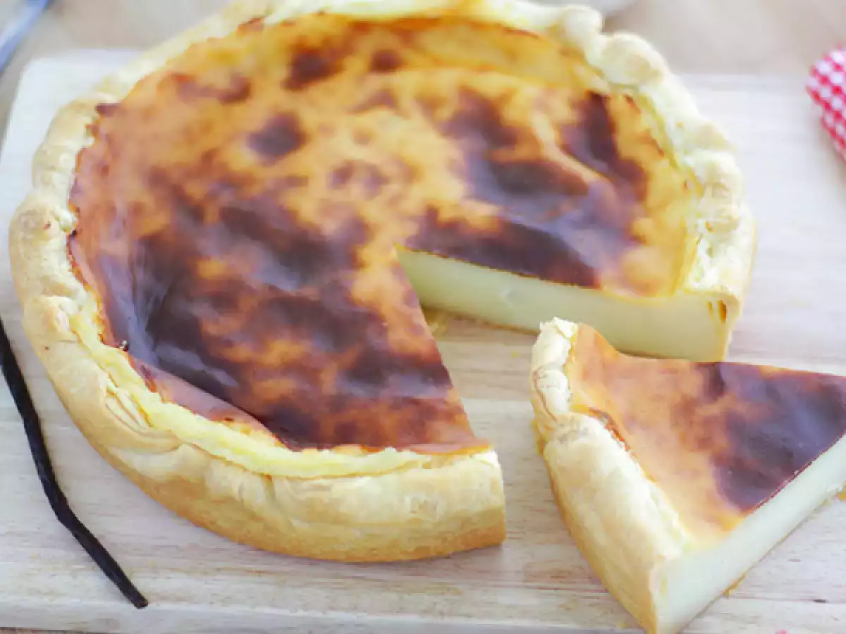 Kremna pita (flan pâtissier) kot iz pekarne - fotografija 2