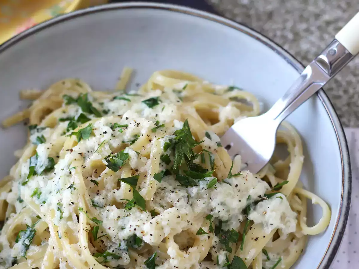 Kremne čebulne testenine: okusna in zelo poceni prva jed! - fotografija 4