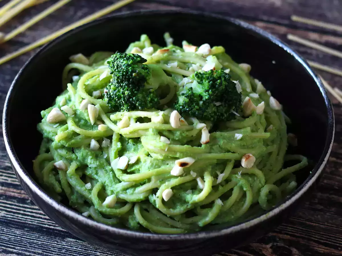 Kremne testenine z brokolijem in mandlji: enostavna za pripravo in okusna jed - fotografija 4