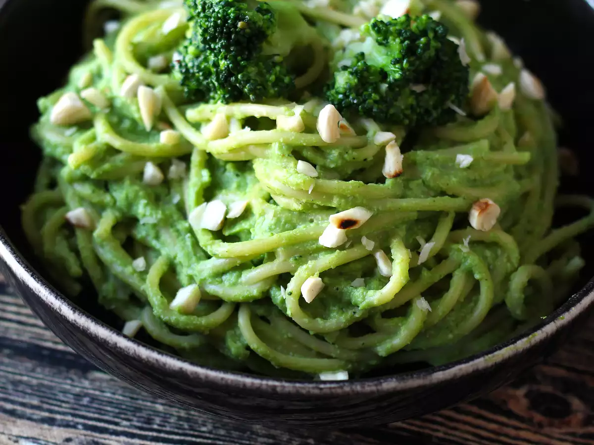 Kremne testenine z brokolijem in mandlji: enostavna za pripravo in okusna jed - fotografija 6