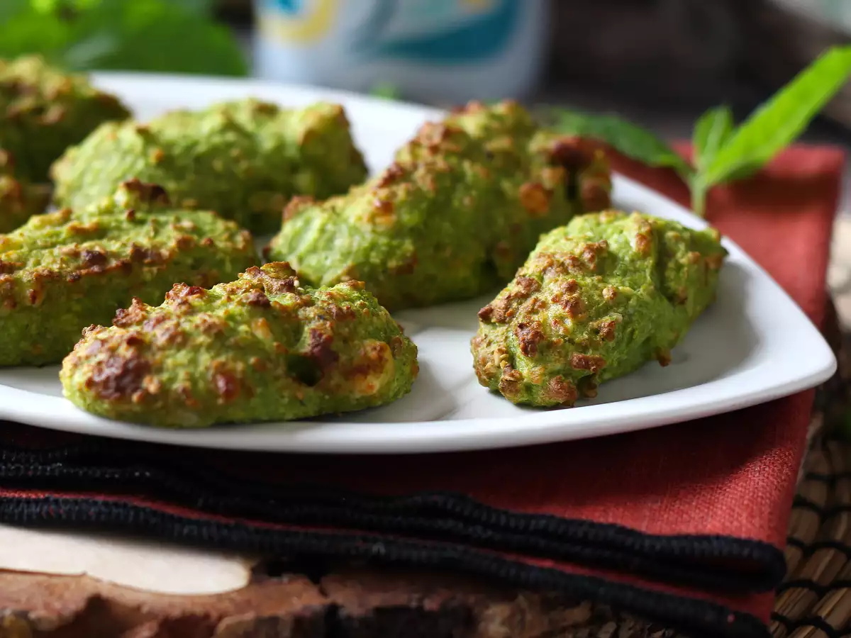 Kroglice z grahom in feto v zračnem cvrtniku: okusne in zelo hitre za pripravo! - fotografija 3