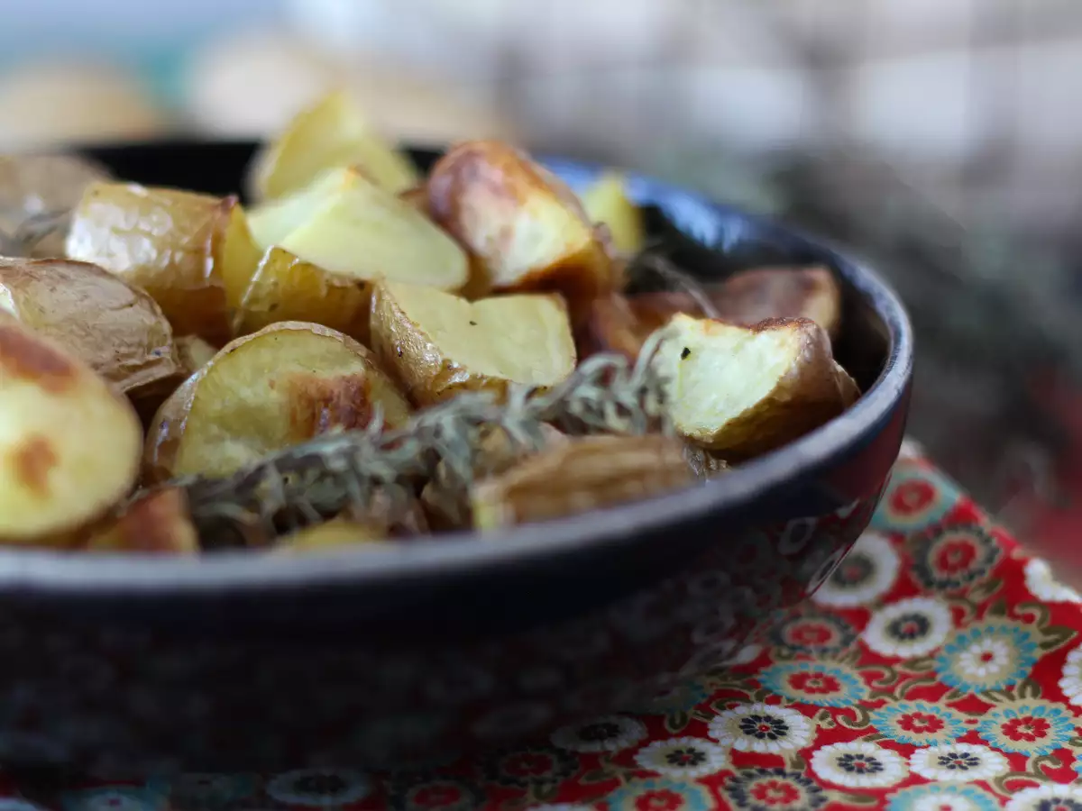 Krompir, pečen v pečici – klasičen in zanesljiv recept - fotografija 3