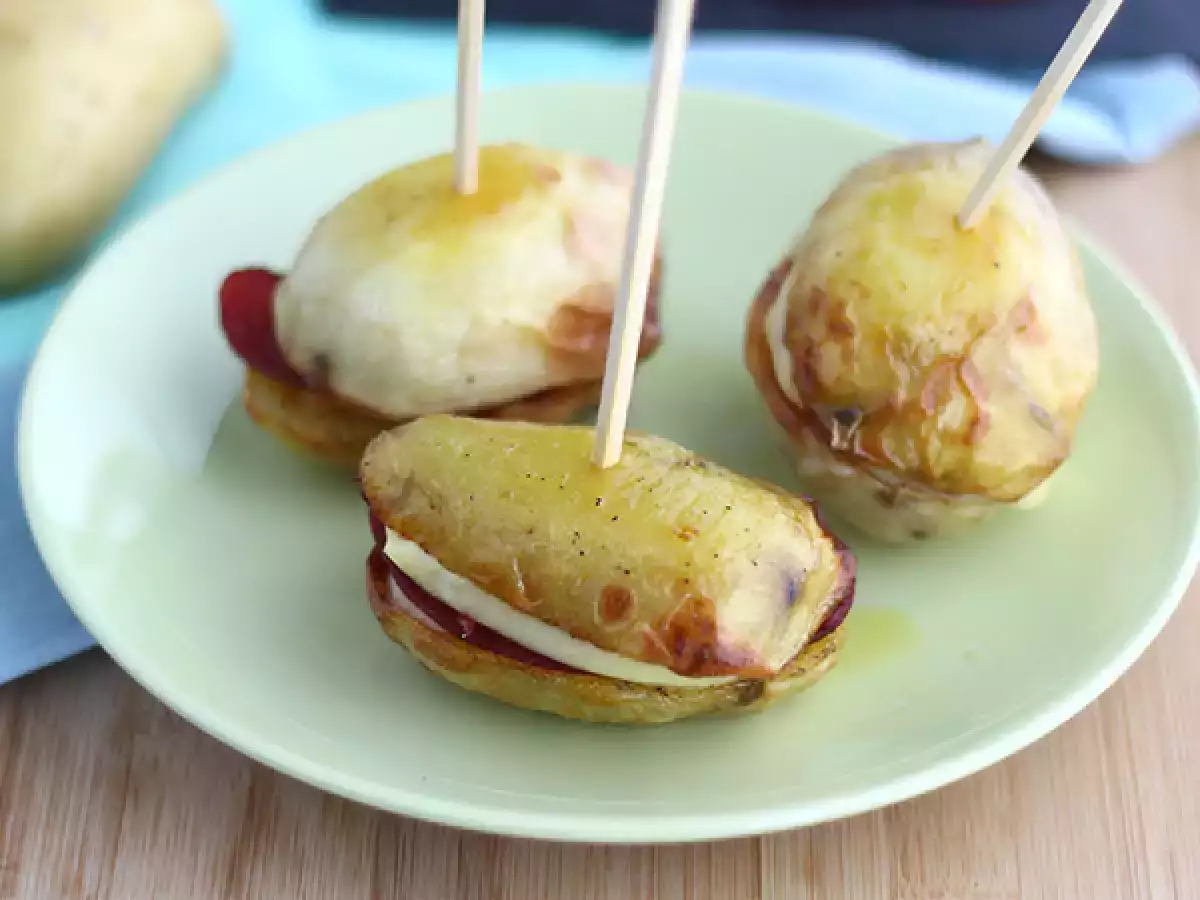 Krompirjev sendvič s sirom raclette