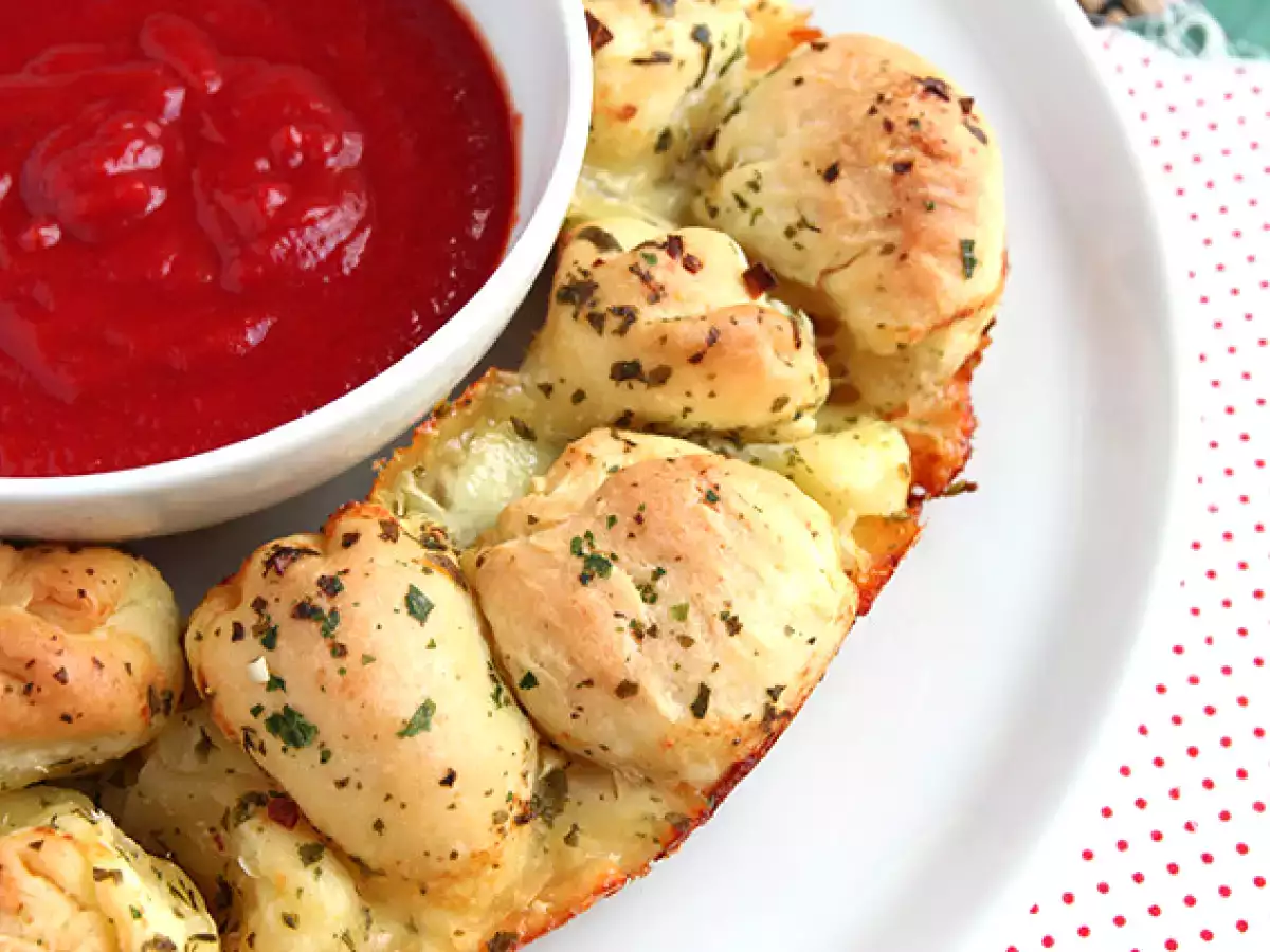 Krona pice z mocarelo - fotografija 4