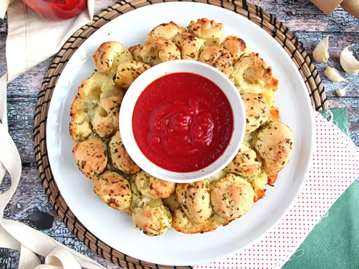 Krona pice z mocarelo - fotografija 5