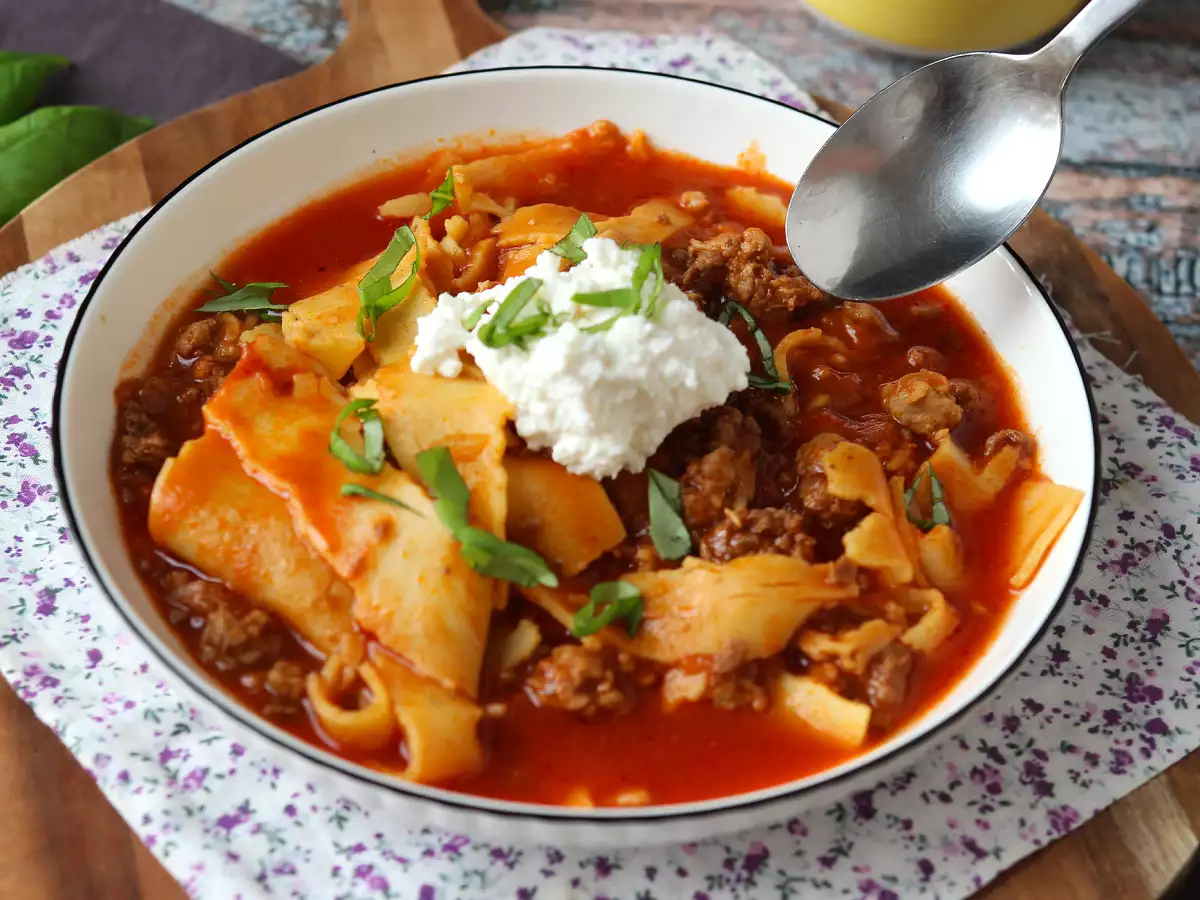 Lazanjska juha z mesom, rikoto in parmezanom - fotografija 4