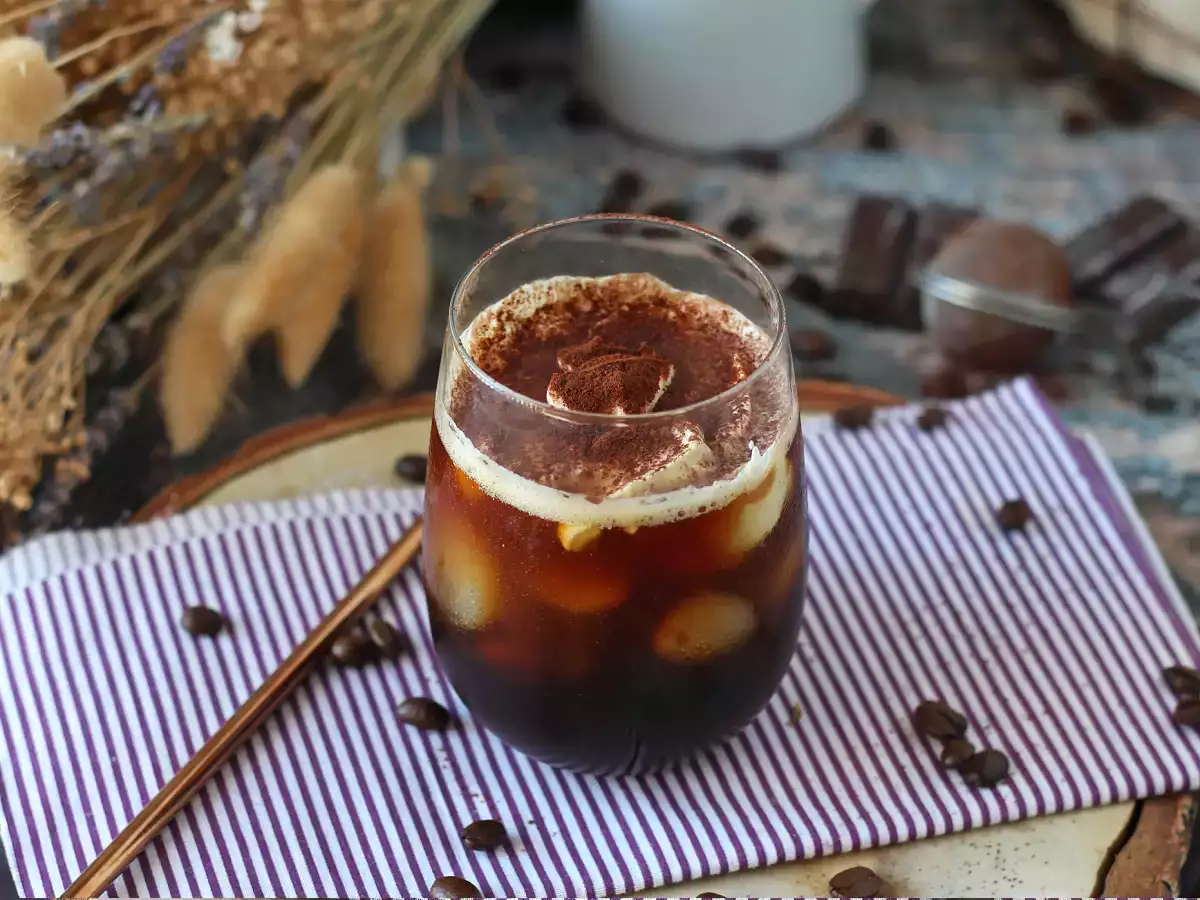 Ledena kava z okusom tiramisuja - fotografija 4