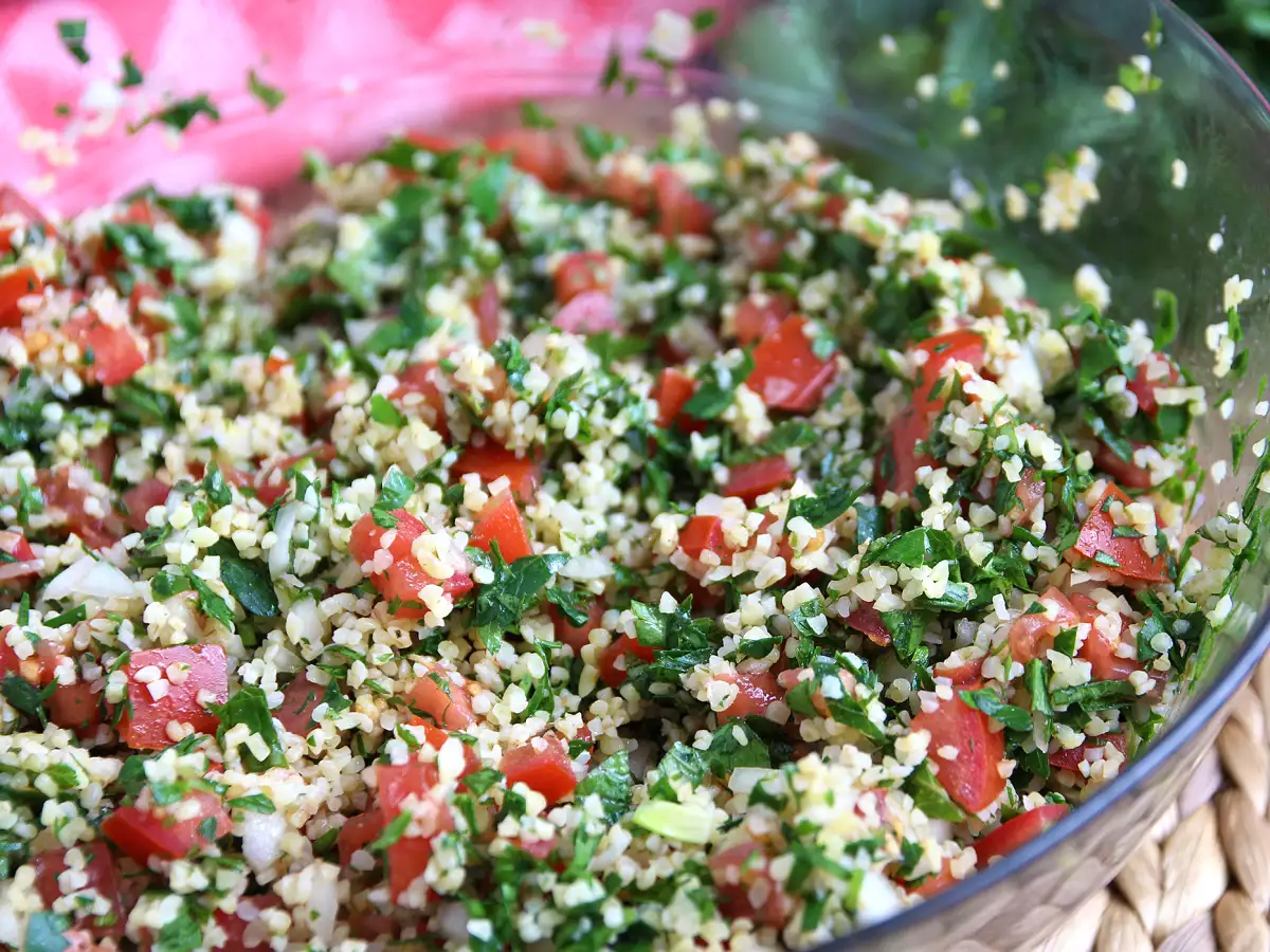Libanonski tabbouleh, tako dišeč in svež, kot ga imamo radi - fotografija 2