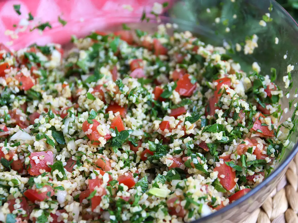 Libanonski tabule – poln svežih zelišč in ravno prav osvežilen - fotografija 2