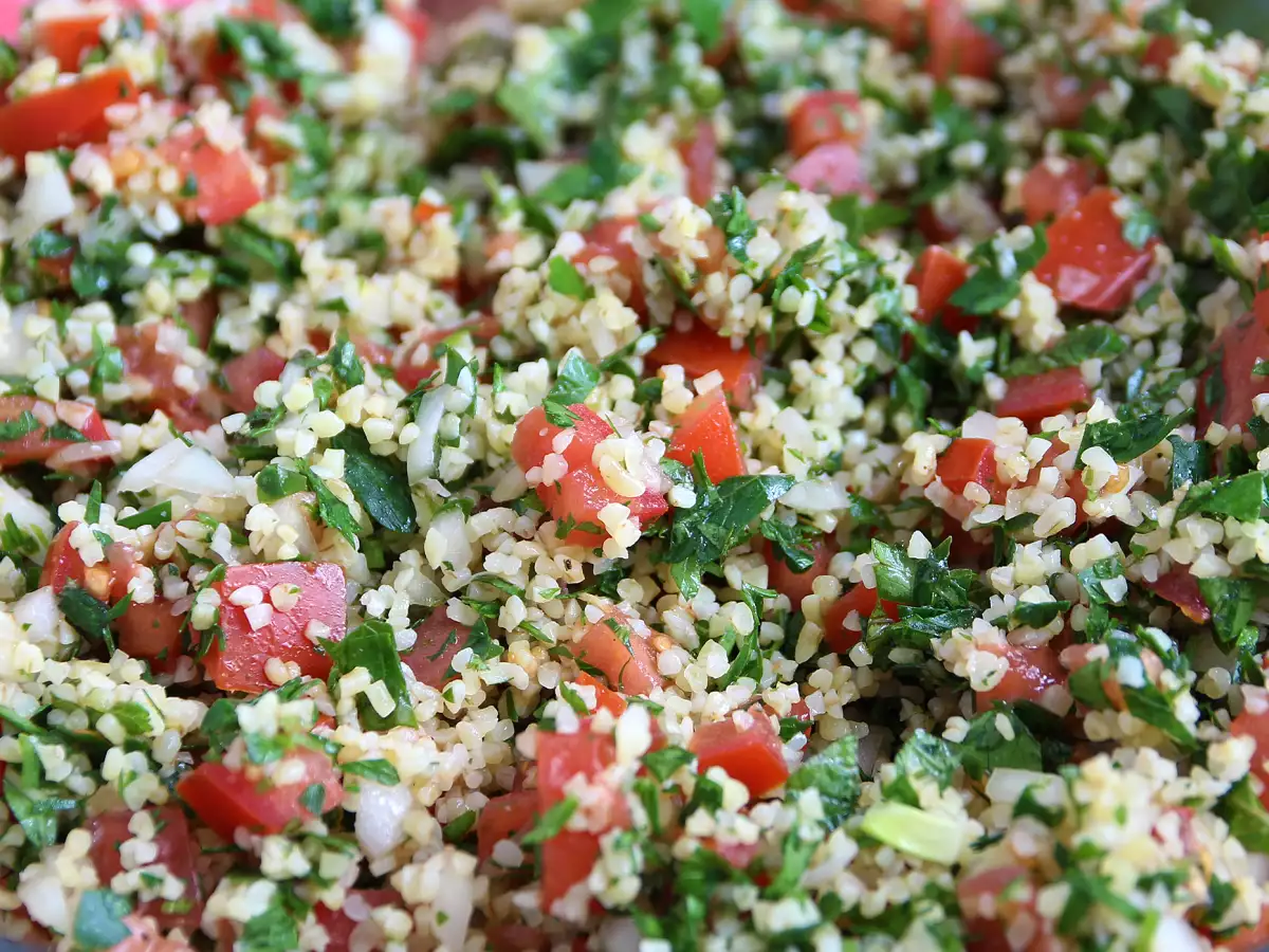 Libanonski tabule – poln svežih zelišč in ravno prav osvežilen - fotografija 4