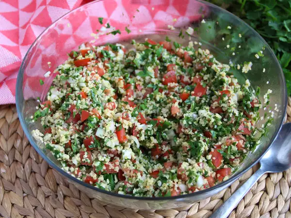 Recept Libanonski tabule – poln svežih zelišč in ravno prav osvežilen