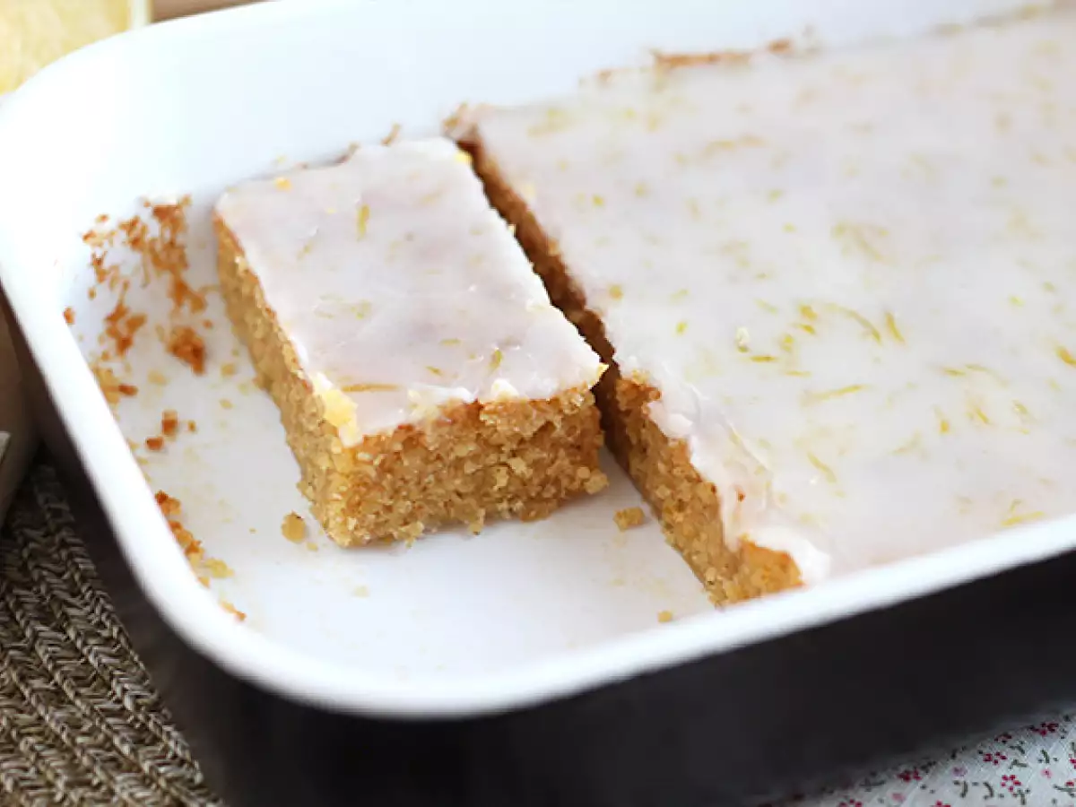 Limonin in ovseni brownie z limonino glazuro - fotografija 4