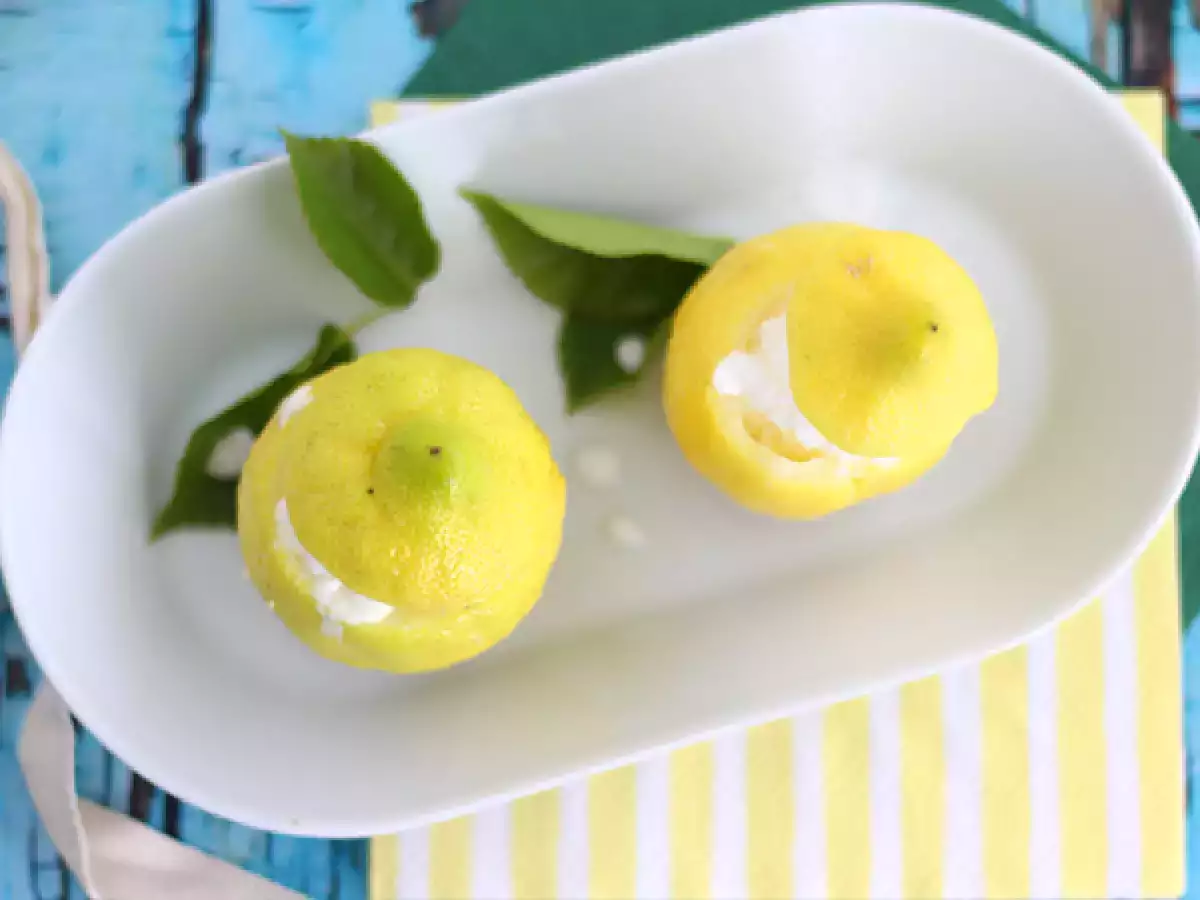 Limonin sorbet v limonini lupini – osvežujoča sladica - fotografija 2