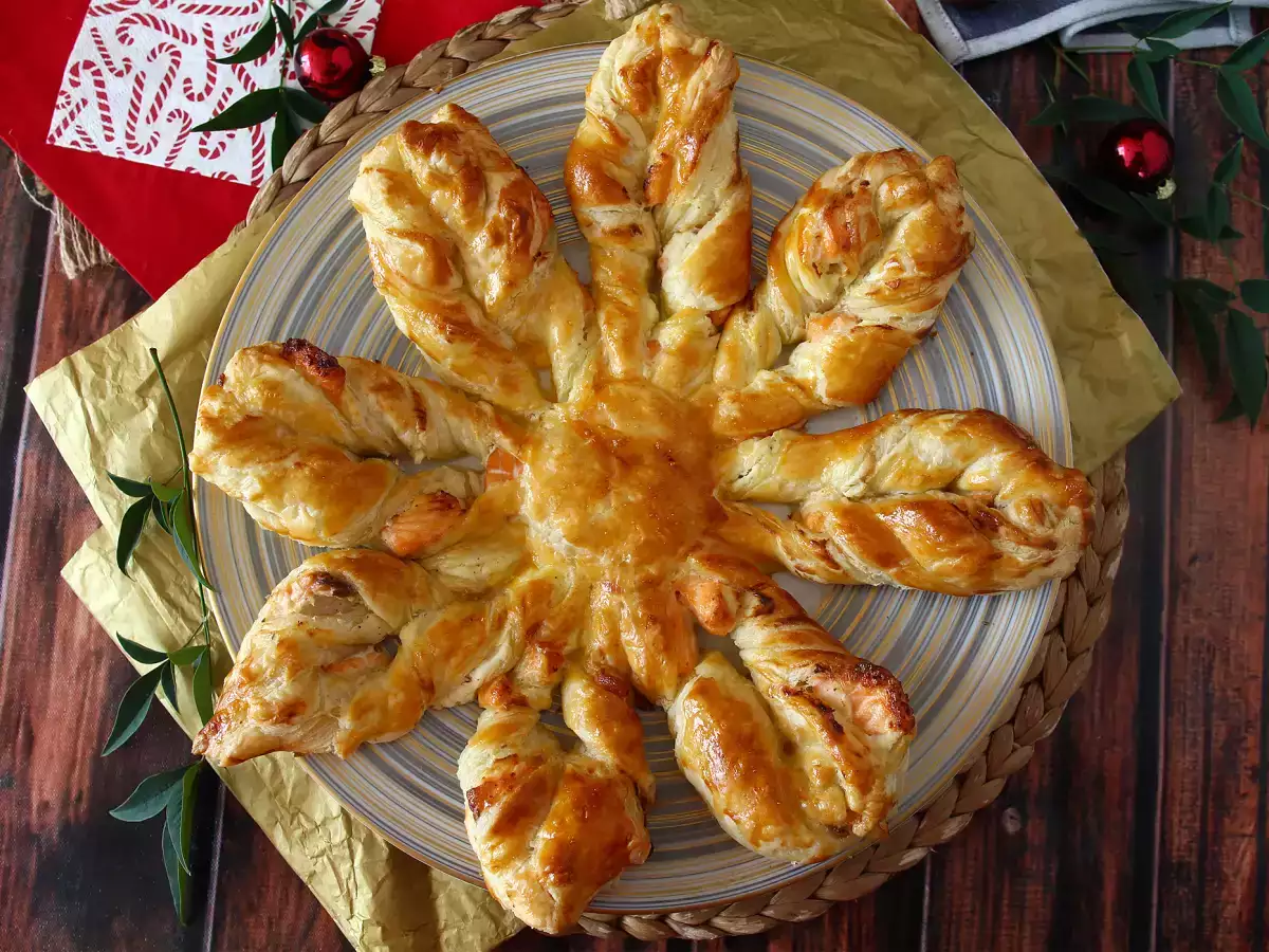 Listnati snežinkasti prigrizek z lososom in svežim sirom – popoln za aperitiv